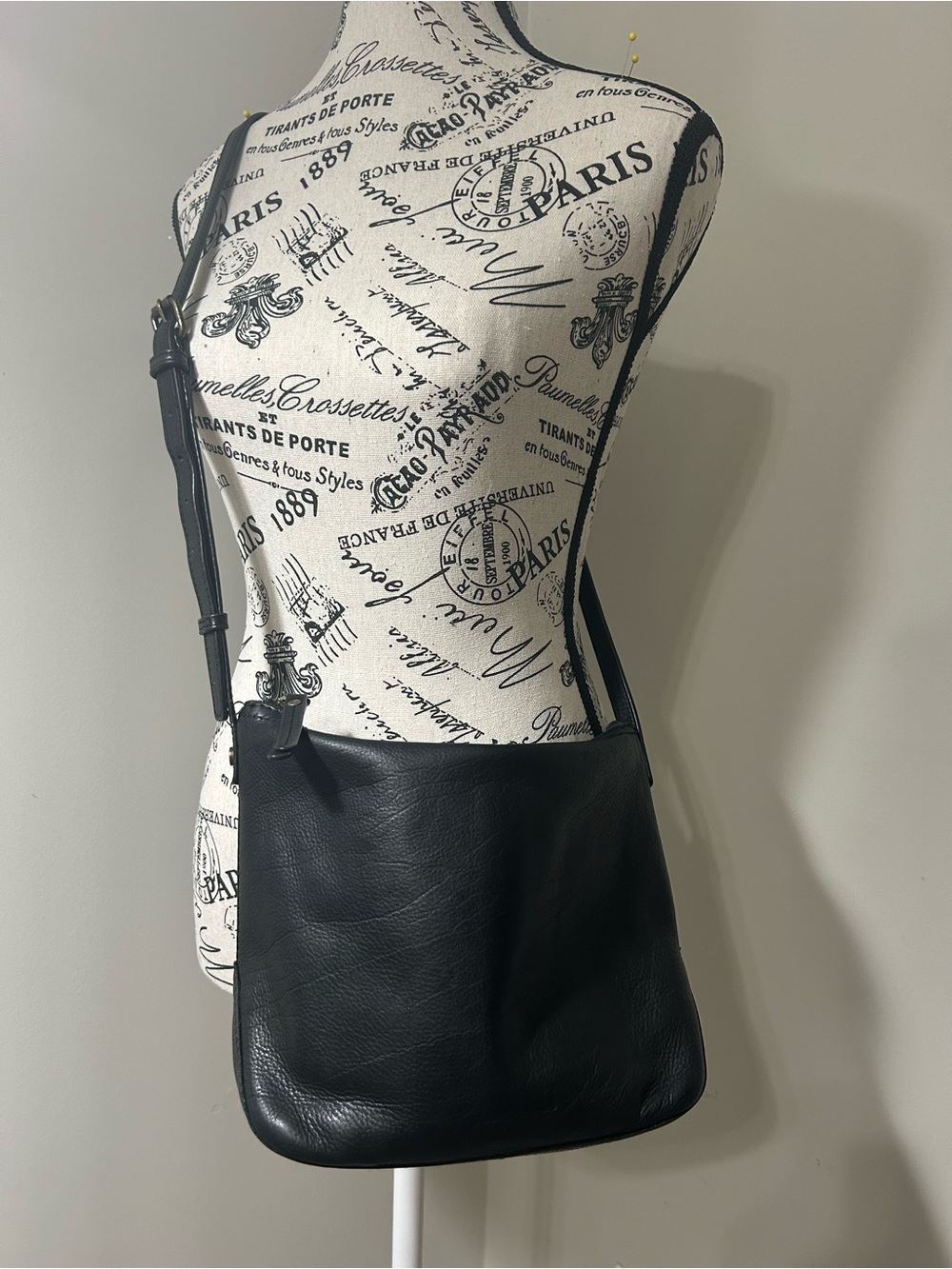 American Leather Co Classic Black Leather Shoulder Bag